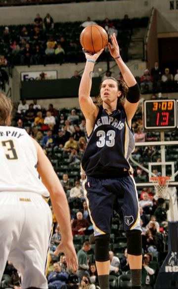 阿迪达斯在 阿迪达斯在