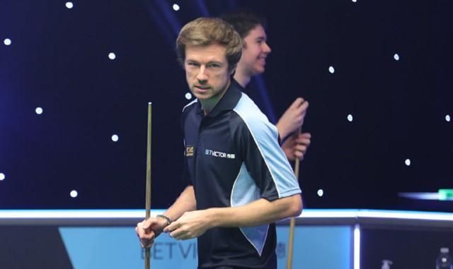 现出令人难 现出令人难