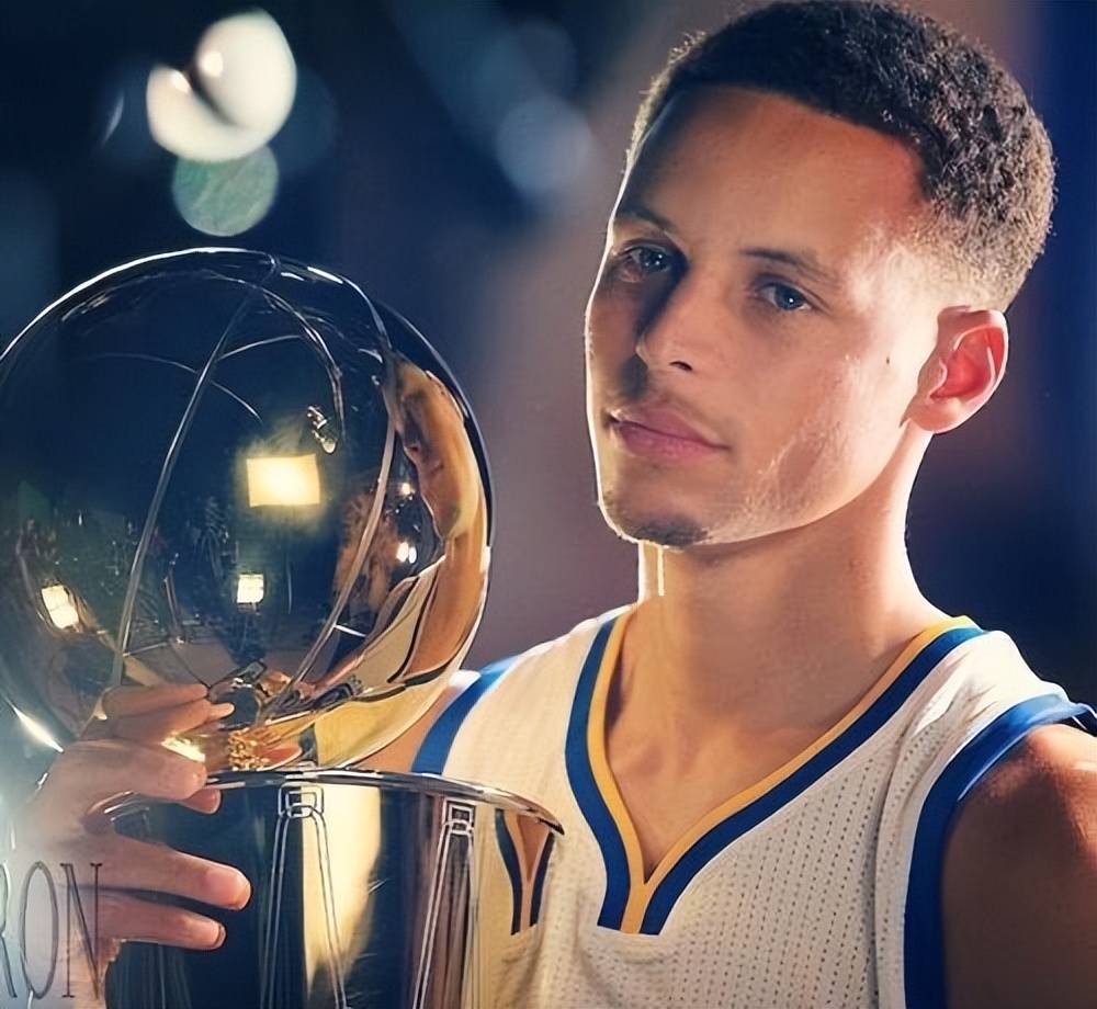 以其卓越的 以其卓越的